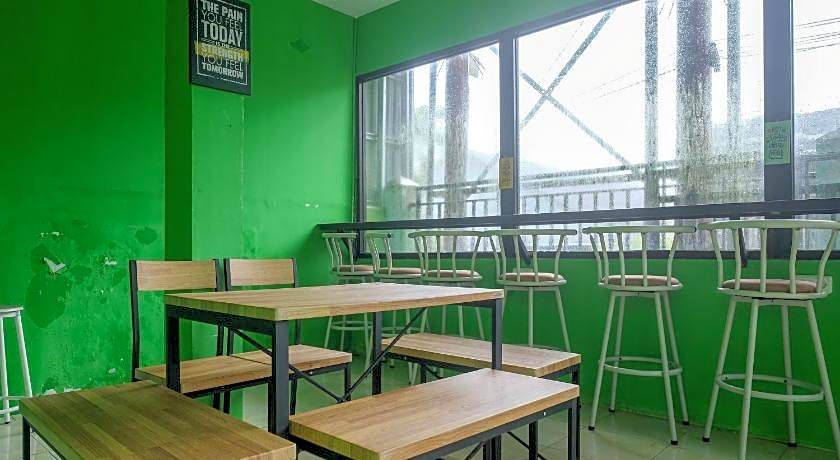 RedDoorz near Politeknik Manado