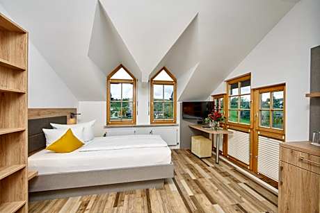Deluxe Single Room