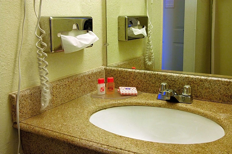 Americas Best Value Inn & Suites-College Station