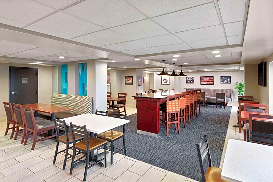 La Quinta Inn & Suites by Wyndham Goodlettsville