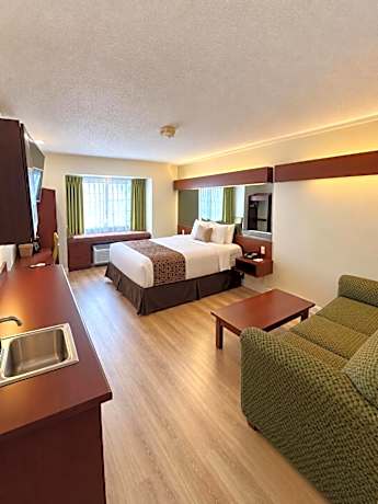 1 Queen Bed, Mobility Accessible Suite, Non-Smoking