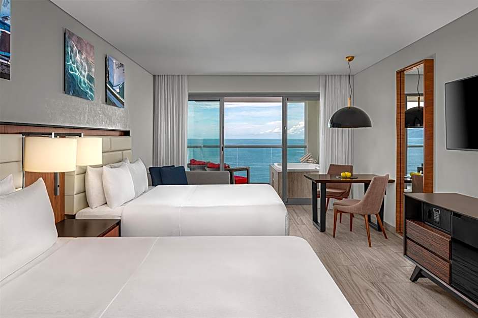 Photo 1 of 5 of Premium 1 Queen Bed, Jetted Tub, Ocean front