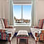 Niagara Lodge & Suites