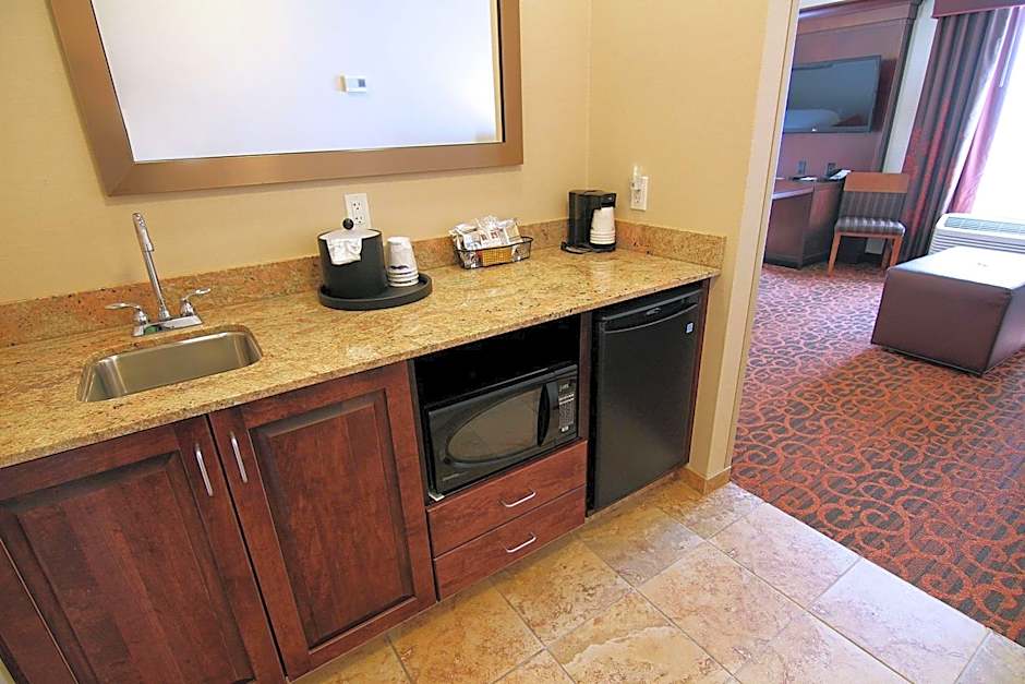 Hampton Inn & Suites Grand Forks