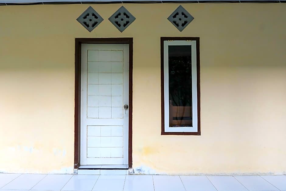 OYO 2371 Islami Family Residence