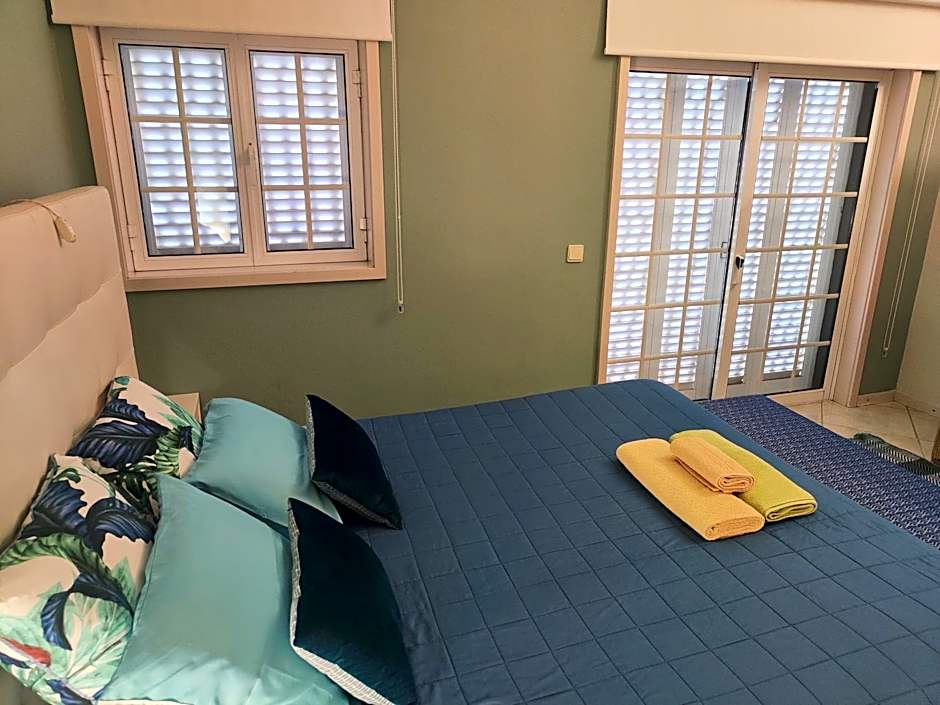 Vagueira Guest House & Beach Hostel