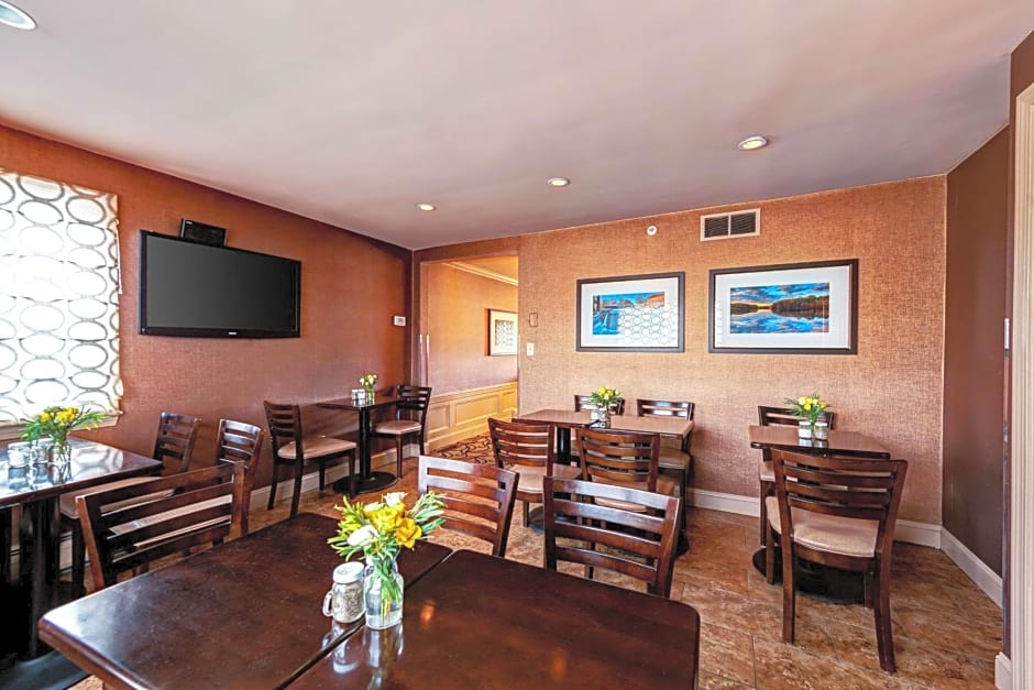 Port Inn and Suites Portsmouth, Ascend Hotel Collection