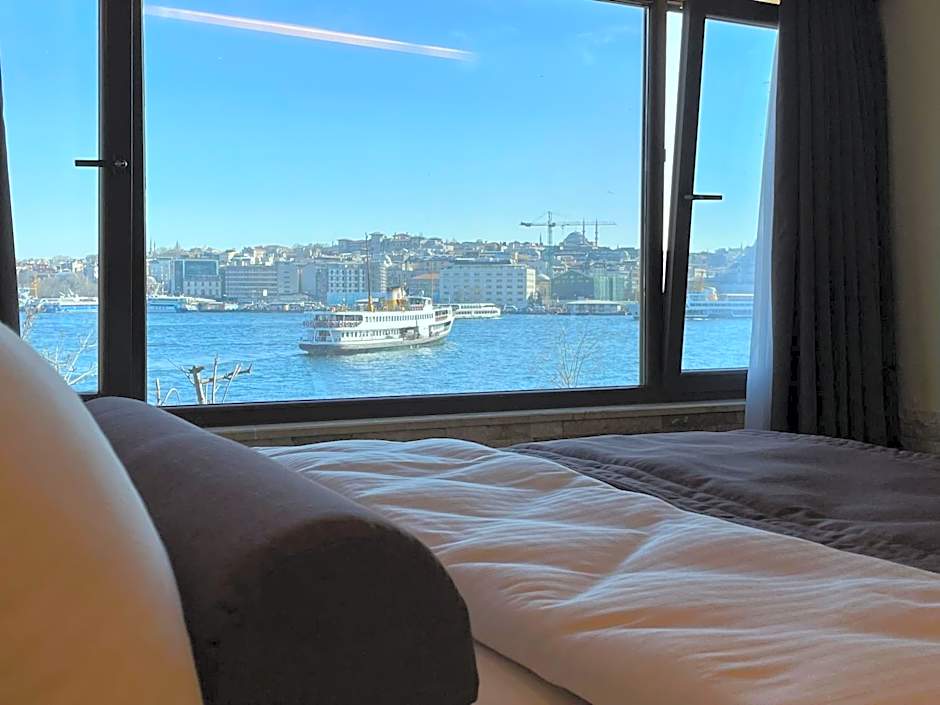 Weingart Seaside Hotel