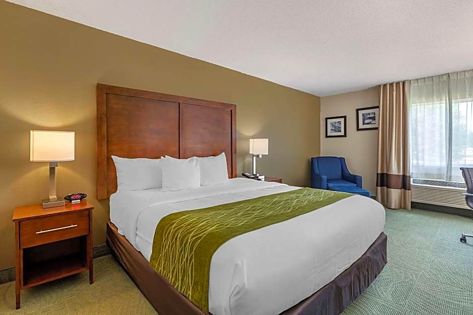 Comfort Inn Muscatine near Hwy 61