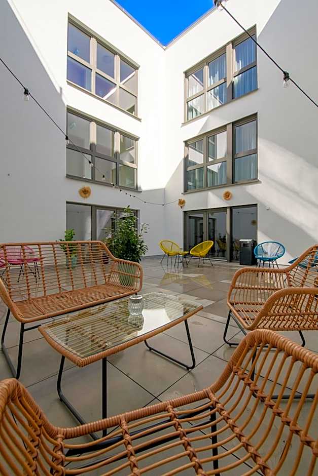 Smart & Stay Aparthotel Saarbrücken Süd - Self-Check-In - Free Parking