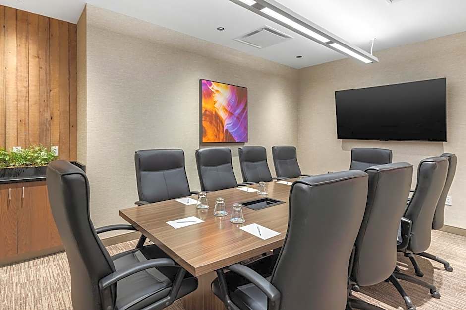 Cambria Hotel Omaha Downtown