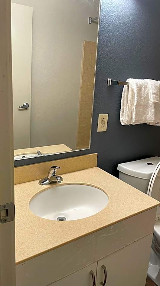 Sonesta Simply Suites Memphis