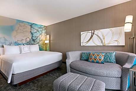Room, 1 King Bed with Sofa bed, Balcony (1 King Bed and 1 Double Sofa Bed)