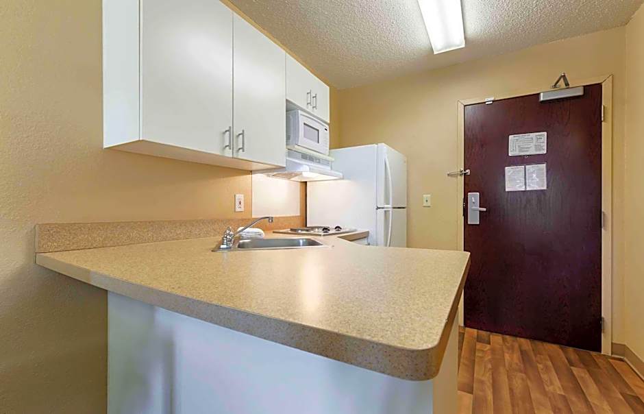 Extended Stay America Suites - Rockford - I-90