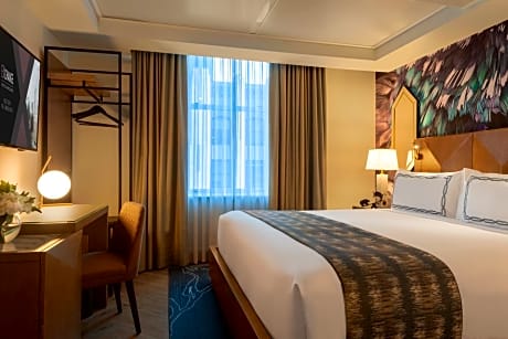 Deluxe Queen Room