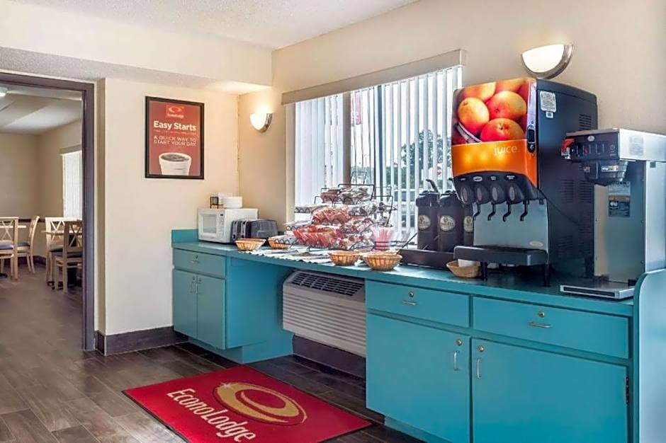 Econo Lodge Live Oak