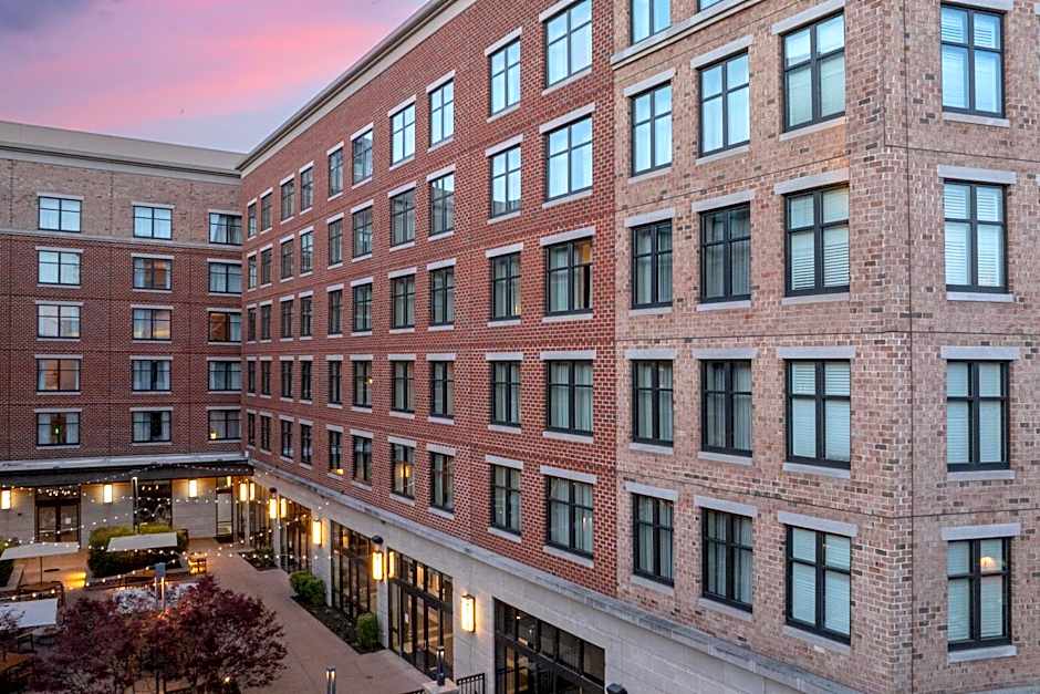 Courtyard by Marriott Richmond Downtown