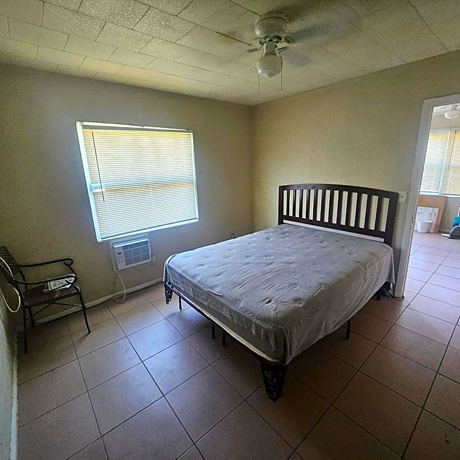 Sebastian Gardens Inn & Suites