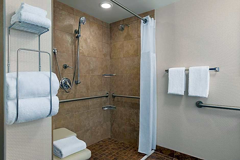 Holiday Inn Boston - Cambridge Area by IHG 