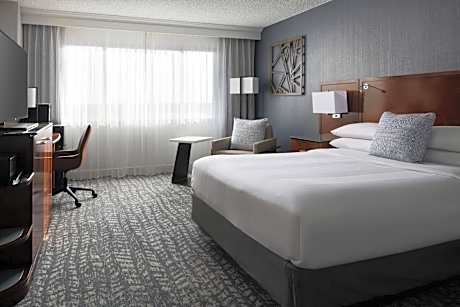 Queen Guest Room