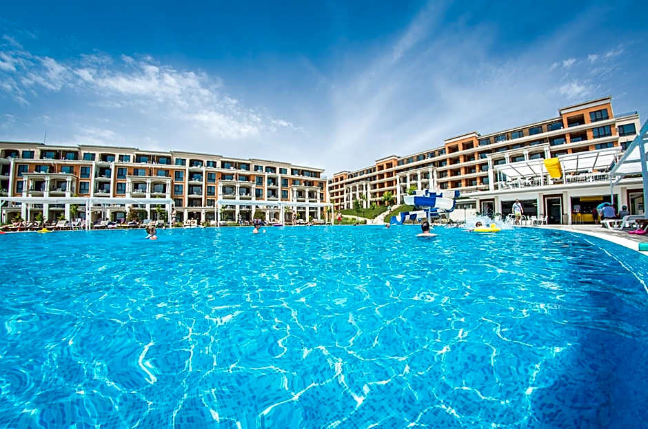 Premier Fort Cuisine - Full Board