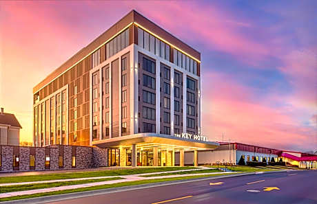 The Key Hotel Dubuque, Tapestry Collection By Hilton