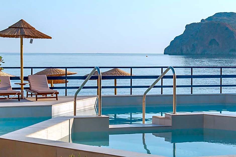 Hotel Haris on the beach