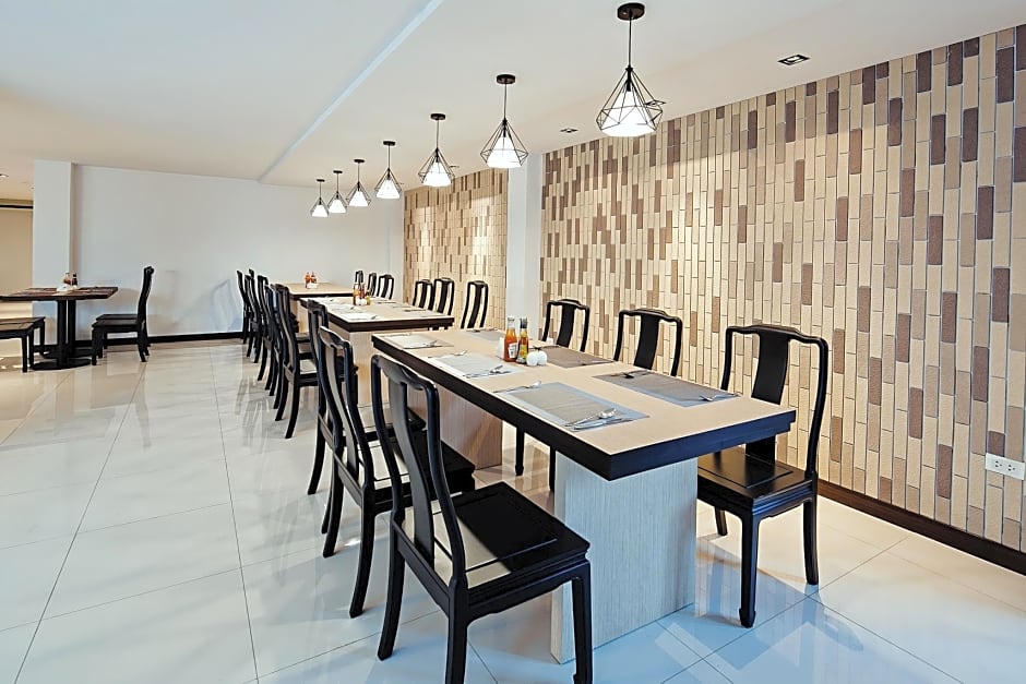 Three Sukhumvit Hotel