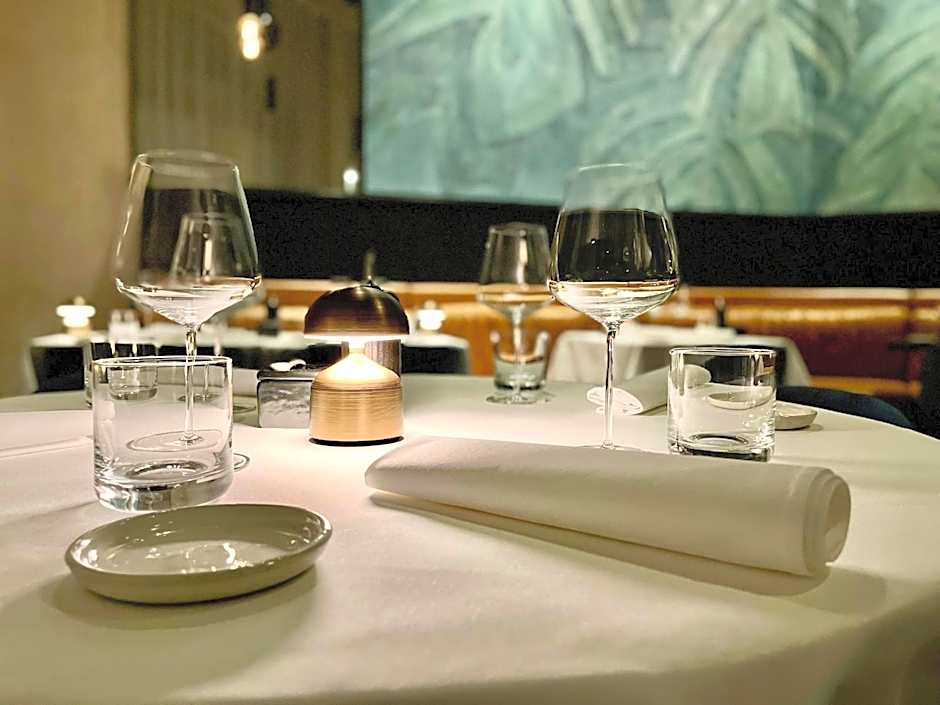 U Eat & Sleep Antwerp