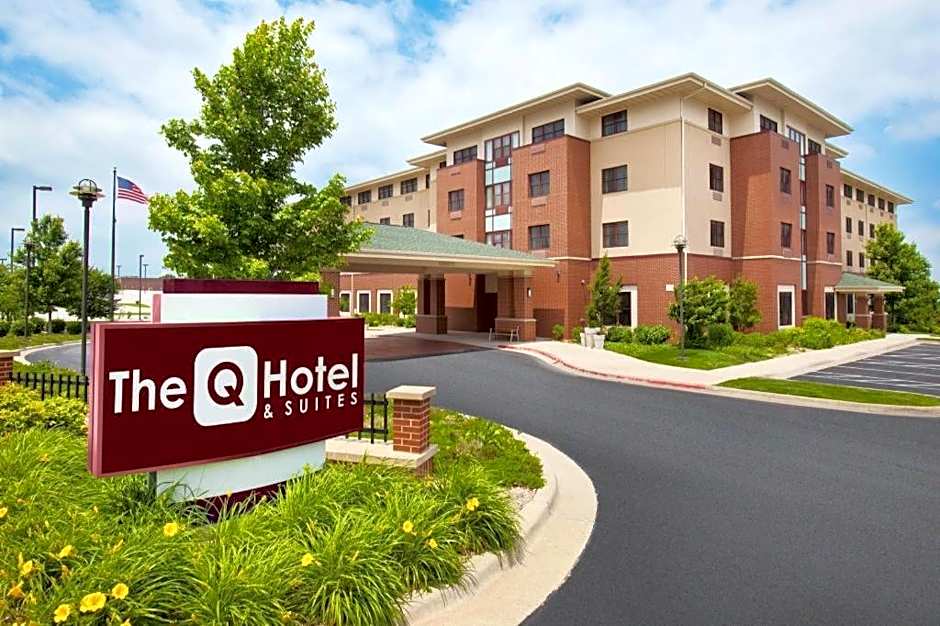 The Q Hotel & Suites