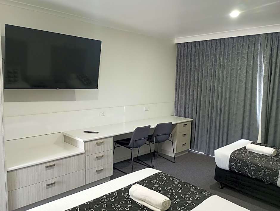 Big Valley Lakeside Paradise Motor Inn