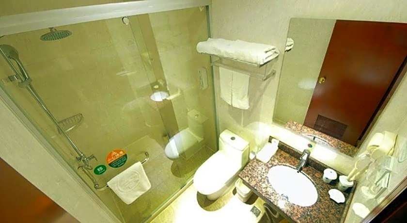 GreenTree Inn Jingjiang Bus Station Express Hotel