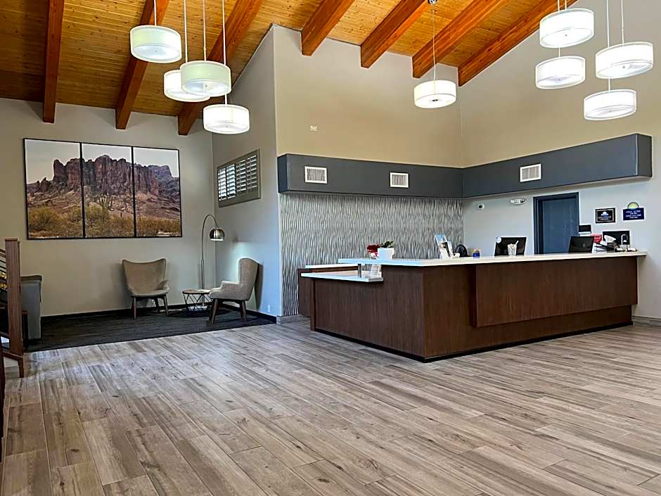 Days Inn & Suites by Wyndham Mesa Near Phoenix