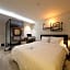 Avenue Hotel