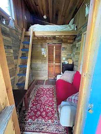 Gracies Grotto Cabin