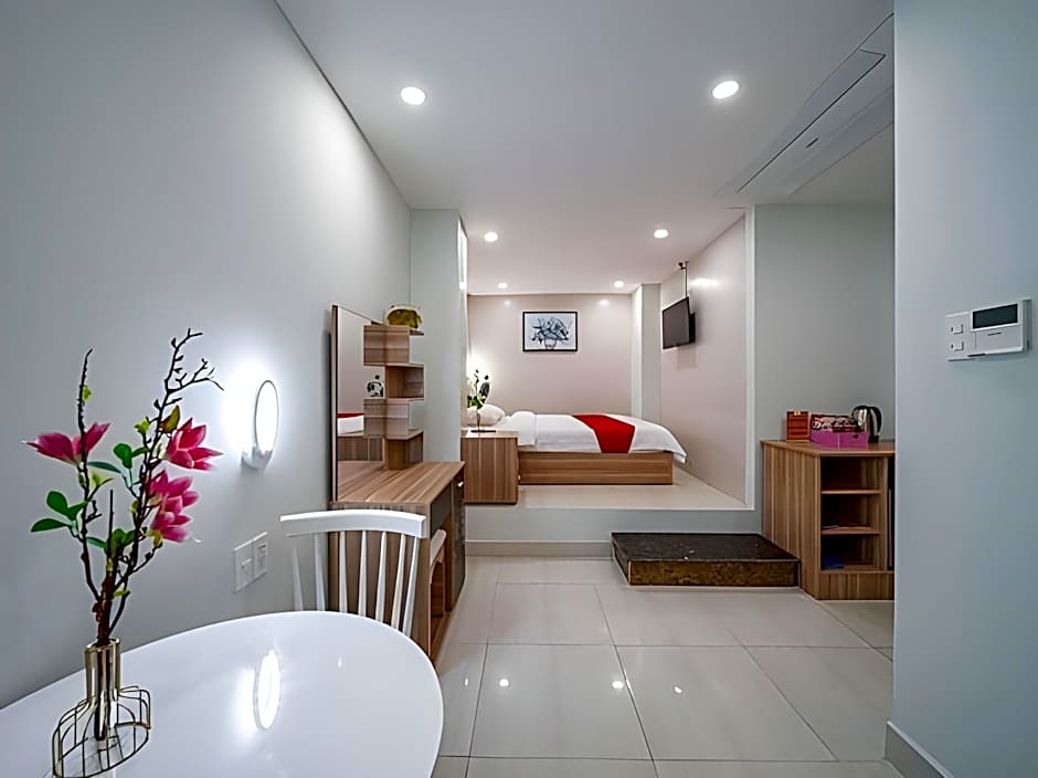Cherry Hotel and Apartment