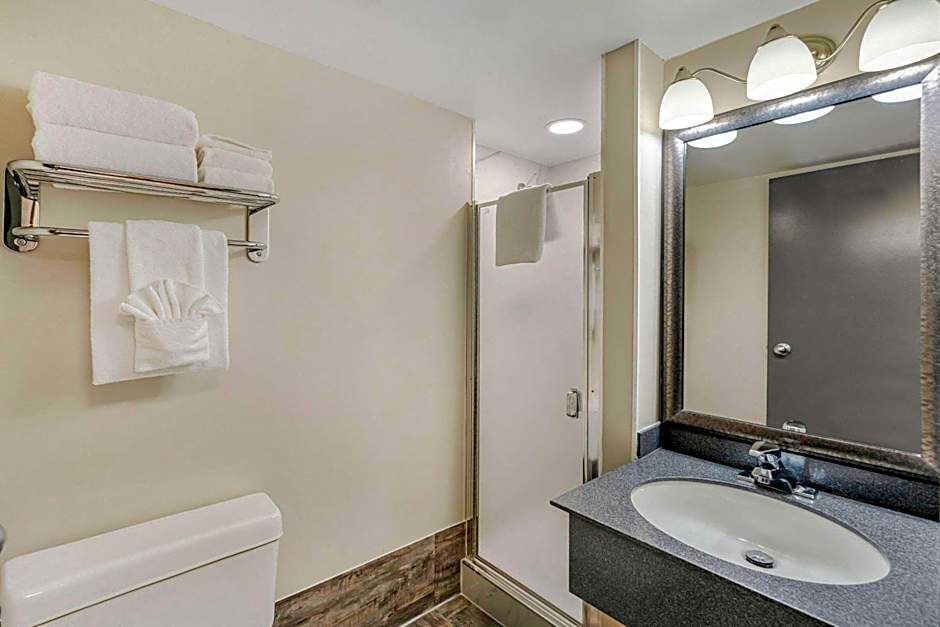 Days Inn by Wyndham Victoria On The Harbour