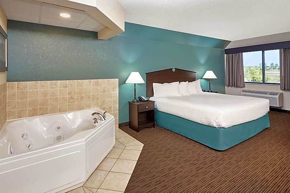 AmericInn by Wyndham Green Bay East