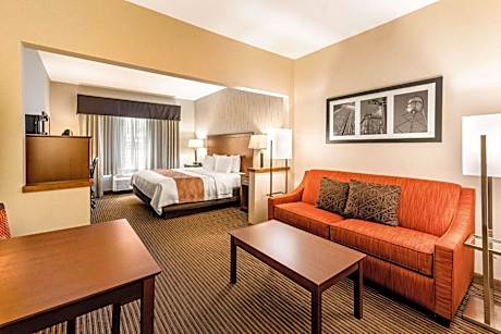 Queen Suite - Accessible/Non-Smoking