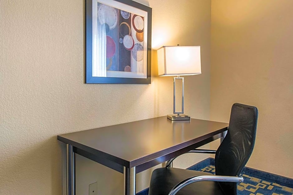 Comfort Inn & Suites Near Universal Orlando Resort-Convention Ctr