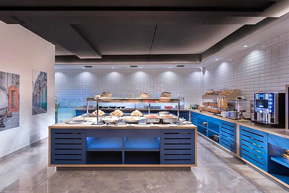 Azur Hotel by ST Hotels