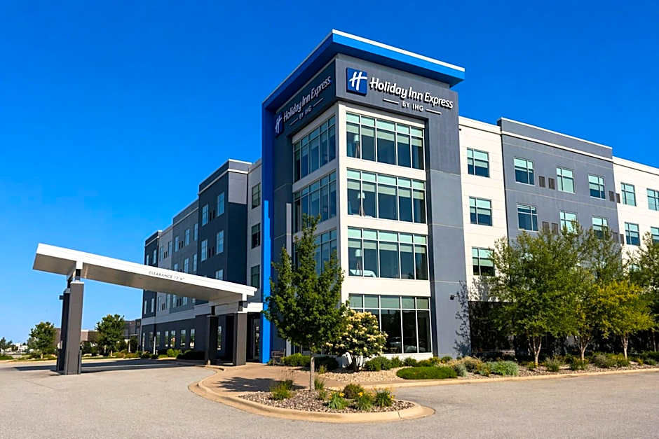 Holiday Inn Express Bettendorf - Davenport NE by IHG