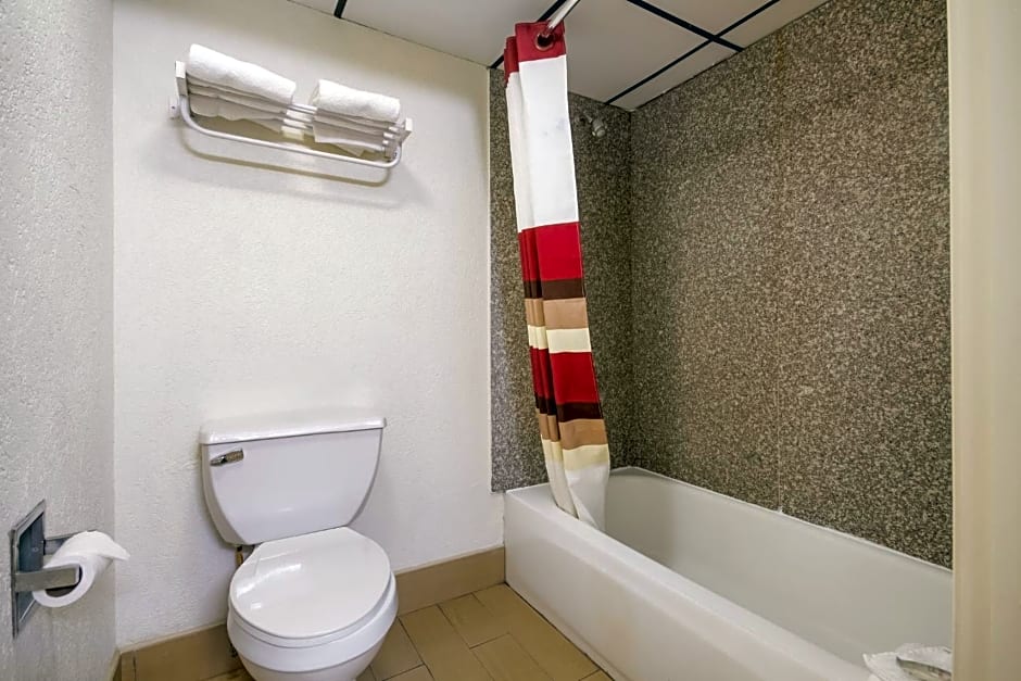 Red Roof Inn Crestview