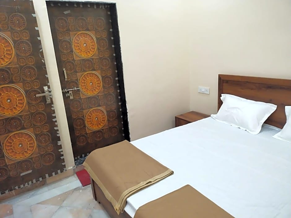 Shri Ramlala Sadan Devasthana Hotel
