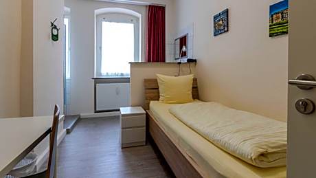 Single Room with Shared Toilet