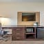 Restwell Inn & Suites I-45 North