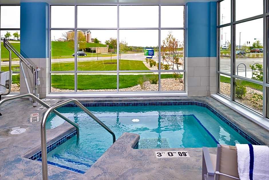 Holiday Inn Express & Suites Madison By IHG