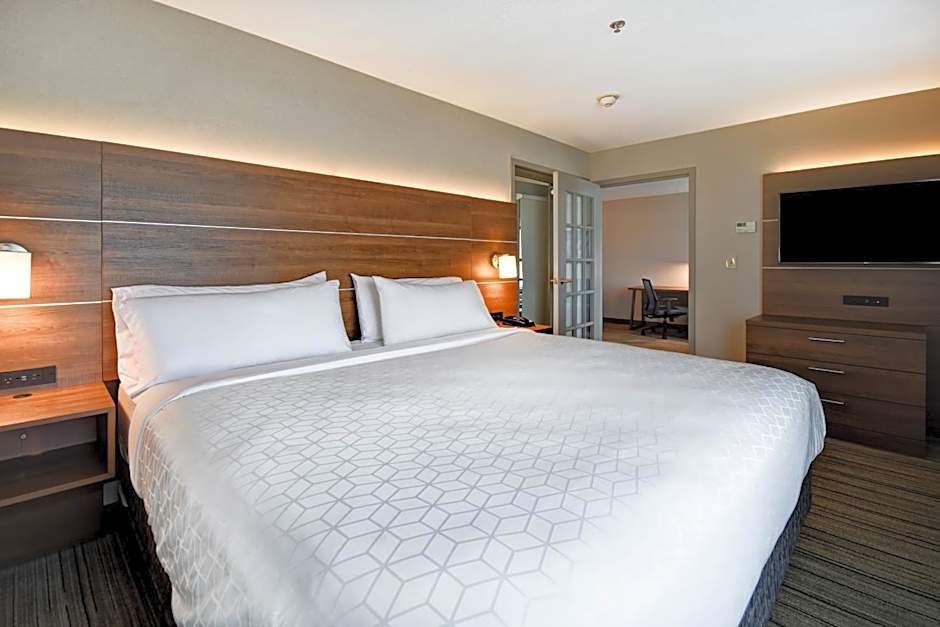 Holiday Inn Express Middletown/Newport By IHG