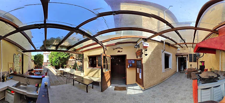 Studios Arabas