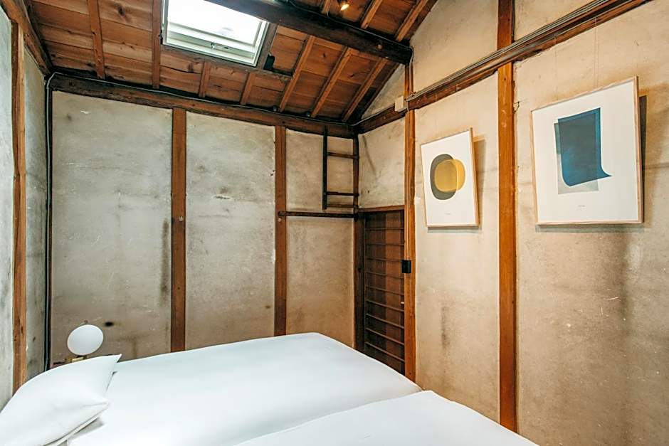 UHN Nara Mannenhitsu Hompo formerly RITA Gosemachi